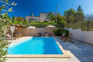 Traumhafte Finca mit Tischtennis, Spielplatz, Basketballplatz, Privatpool, Outdoor-Kueche - Beram