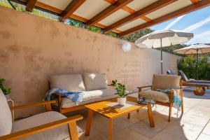 Traumhafte Finca mit Tischtennis, Spielplatz, Basketballplatz, Privatpool, Outdoor-Kueche