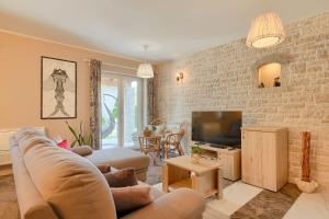 Traumhafte Finca mit Tischtennis, Spielplatz, Basketballplatz, Privatpool, Outdoor-Kueche