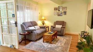 Curtis Falls Studio-Apartment