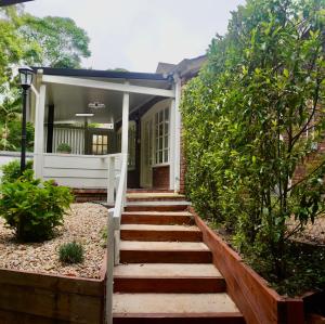 Curtis Falls Studio-Apartment