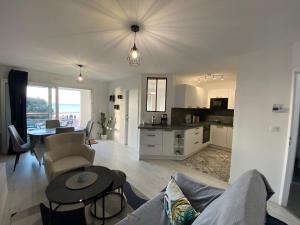 Appartements Appartement renove face plage, max 4 pers, terrasse - FR-1-709-81 : photos des chambres