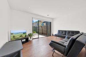 Beach View Escape by ReadyStay - BYO LINEN & TOWELS