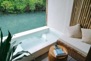 Salty And Sunny Koh Kood