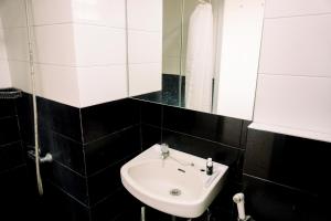 Comfy and Modern Studio at Kebagusan City Apartment By Travelio