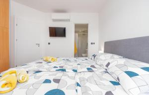2 Bedroom Beautiful Apartment In Zadar