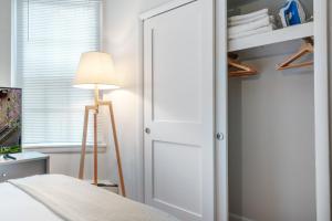 Well-Situated S End Studio w WD nr T Stops BOS-136