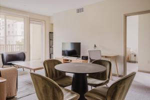 Blueground Dublin pool AC nr museums SFO-1780