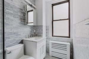 Blueground Midtown gym AC nr Chrysler NYC-1665