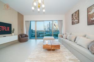 Cozy 2-Bed Home with Burj Khalifa Views 204GR-2