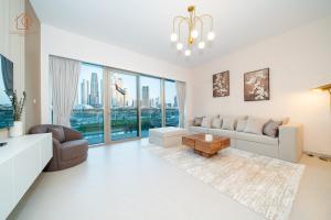 Cozy 2-Bed Home with Burj Khalifa Views 204GR-2