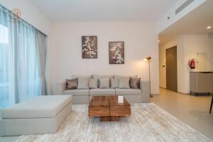 Cozy 2-Bed Home with Burj Khalifa Views 204GR-2