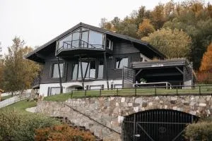 Large and lovely villa in Harstad Sentrum with sauna, hot tub and car rental - 勒丁恩
