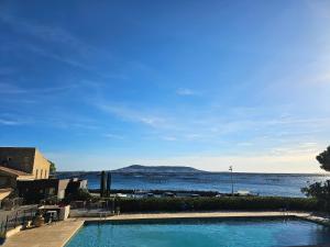 Hotels La Cote Bleue : photos des chambres