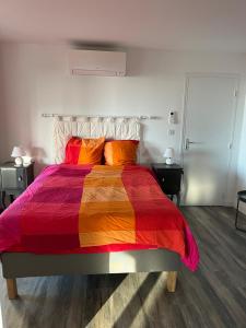 Appartements Bas de villa, vue mer, terrasse, clim, piscine : photos des chambres