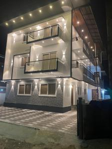 RoyalGiri Apartment near Rajagiri Hospital