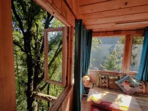 Whispering Pines Cottages Treehut By Bastiat Stays - 马恩迪