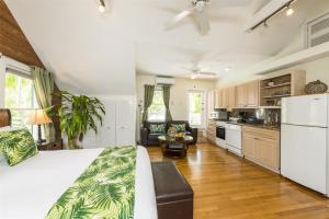 Treetop Studio Eyebrow House