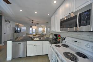 Villa Serena Duval Square