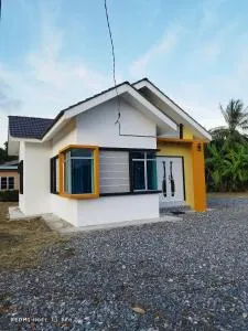 Adellea Homestay - Сатун