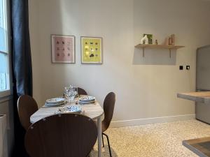 Charming flat - 4 guests - 5 min from Metro and Canal