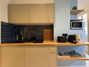 Charming flat - 4 guests - 5 min from Metro and Canal