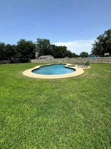 Full HOME with 2 KING BEDS and a POOL - Claremore