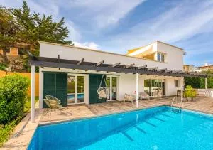 Elegant villa in Cala Llonga with harbour views, Menorca - Cala Llonga