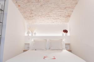 Dimore Bianche, Santa Lucia 17