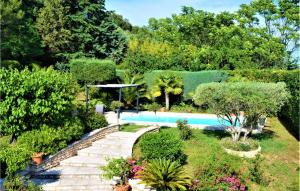 Maisons de vacances Stunning Home In St Privat Des Vieux : photos des chambres