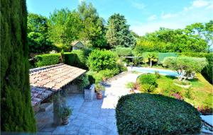Maisons de vacances Stunning Home In St Privat Des Vieux : photos des chambres