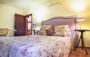 Maisons de vacances Stunning Home In St Privat Des Vieux : photos des chambres