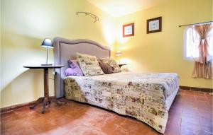 Maisons de vacances Stunning Home In St Privat Des Vieux : photos des chambres