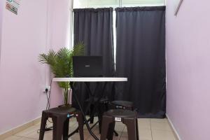 Hotel Sixty Nine