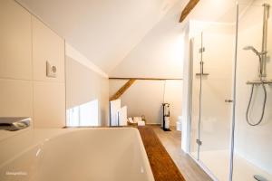 6 Zimmer 130 m2 Wundervoll sanierte Wohnung zentral ruhig hochwertig