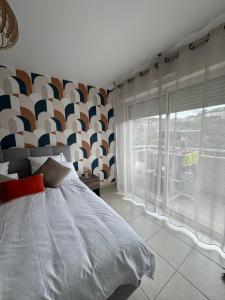 Panoramic view, perfect between sea and mountain