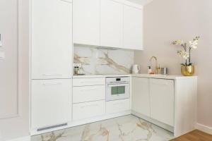Golden Apartments- Mennica Residence, 1-Bedroom in City Center #18