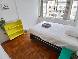 quiet beachfront room in shared apartment - quarto tranquilo num apartamento compartilhado em frente a praia