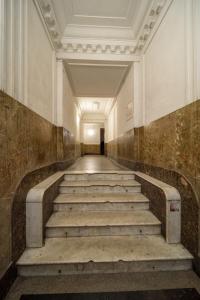 Chic NEW IvoLola Studio YU modern design gem