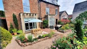 Clairville Apartment - Garden Terrace, Central Ross-on-Wye - 瓦伊河畔罗斯