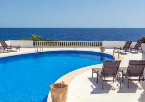 Elegante villa en primera línea de mar en S Algar, Menorca - Trebeluger
