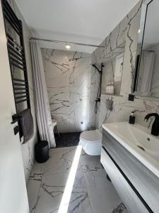 Nest suite by Oikies Rentals