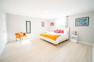 Great Falls Luxe Haven 5BR, 3BA Modern Oasis - 洛克维尔