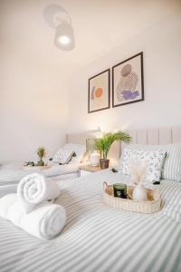 Modern Central Luxury Home with Hot Tub Sauna 12PPL