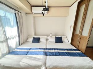 大国町駅徒歩3分 なんば駅1駅 最大6名 ロイヤル901