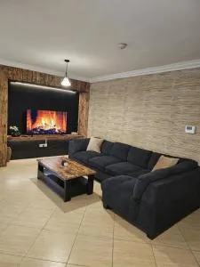 MelMar Molos Apartment - Лимасол