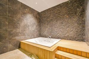 Sıfır Muhteşem Havuzlu Aileye Özel 1e1 Rezidans