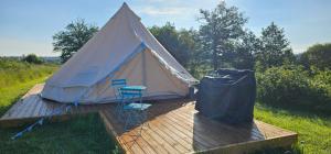 Tentes de luxe Camping le Monteil : photos des chambres