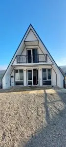 White A-frame - Kasumkent