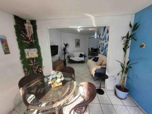 Apartamento amplo em Meia Praia sc